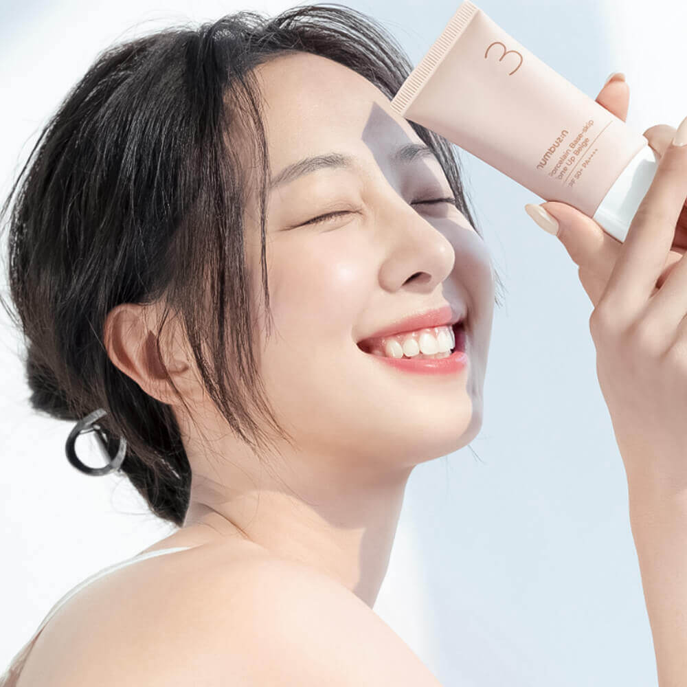 Тональная основа с защитой от солнца numbuzin No.3 Porcelain Base-skip Tone Up Beige SPF50+ PA++++