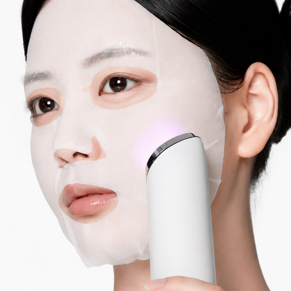 Микротоковый аппарат для лица medicube AGE-R Booster Pro X2 White