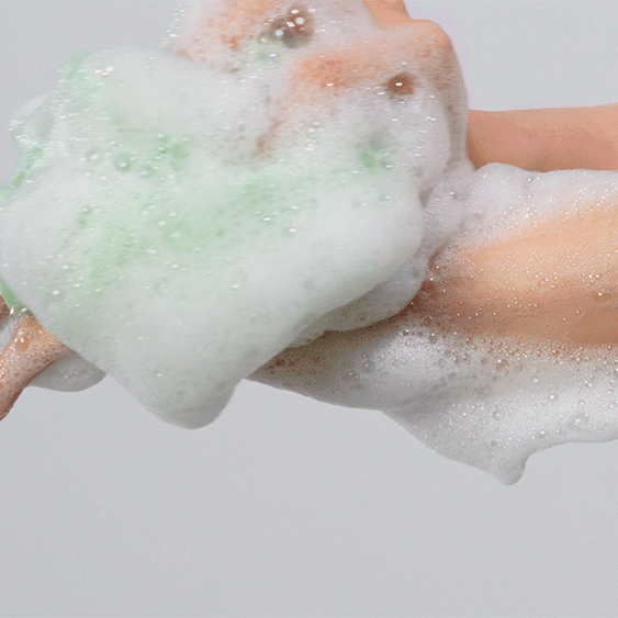 Успокаивающий гель для душа с экстрактами сосны и центеллы Round Lab Pine Calming Cica Body Wash