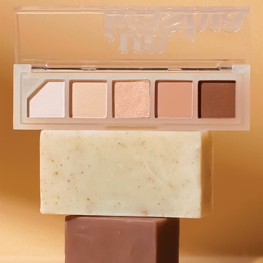 Компактная нюдовая палетка теней для век Unleashia Mood Shower Face Palette