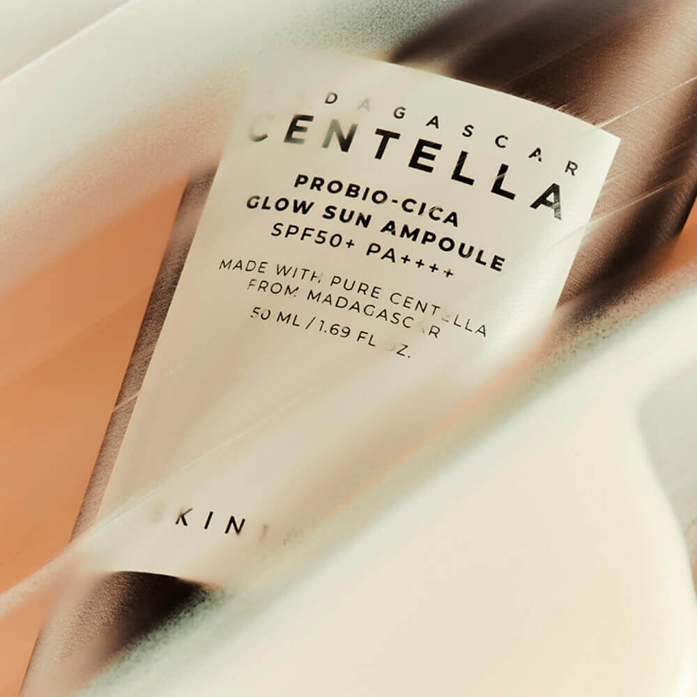 Солнцезащитный крем SKIN1004 Madagascar Centella Probio-Cica Glow Sun Ampoule SPF50+ PA++++