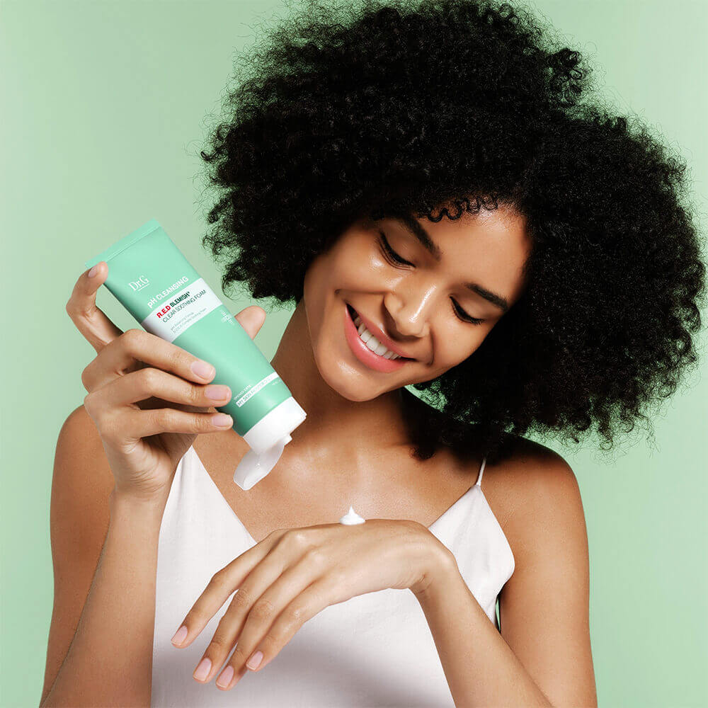 Очищающая пенка c 5 видами центеллы Dr.G pH Cleansing R.E.D Blemish Clear Soothing Foam