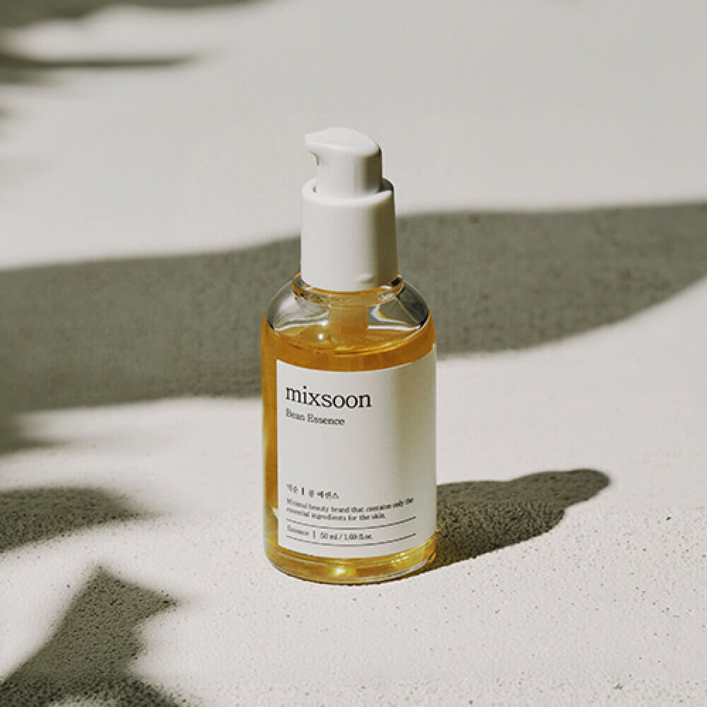 Оздоравливающая эссенция с соевыми бобами Mixsoon Bean Essence