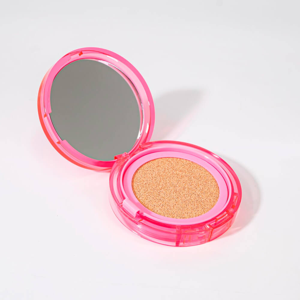 Кушон для лица с сияющим финишем IZEZE Love Me Cushion SPF50+ PA++++