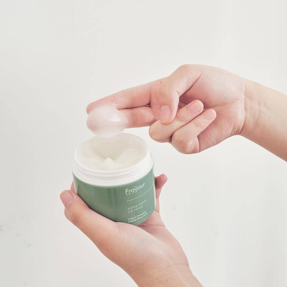 Легкий увлажняющий крем с полынью Fraijour Original Herb Wormwood Calming Watery Cream