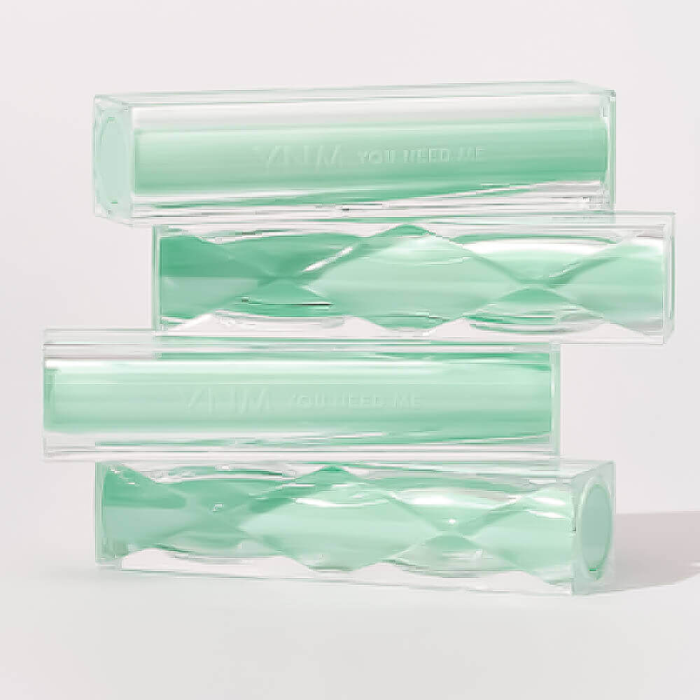 Успокаивающий липосомальный бальзам для губ с центеллой YNM Fresh Green Lip Balm