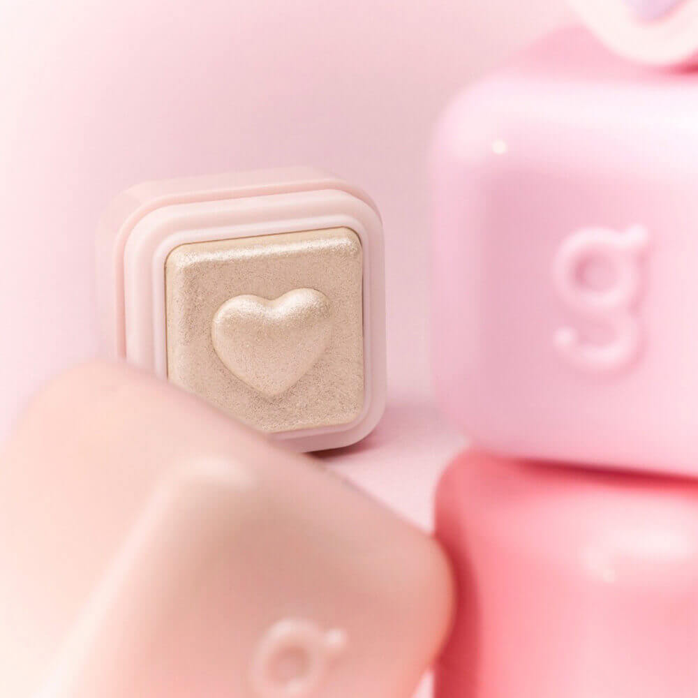 Компактный хайлайтер для лица colorgram Milk Bling Heartlighter