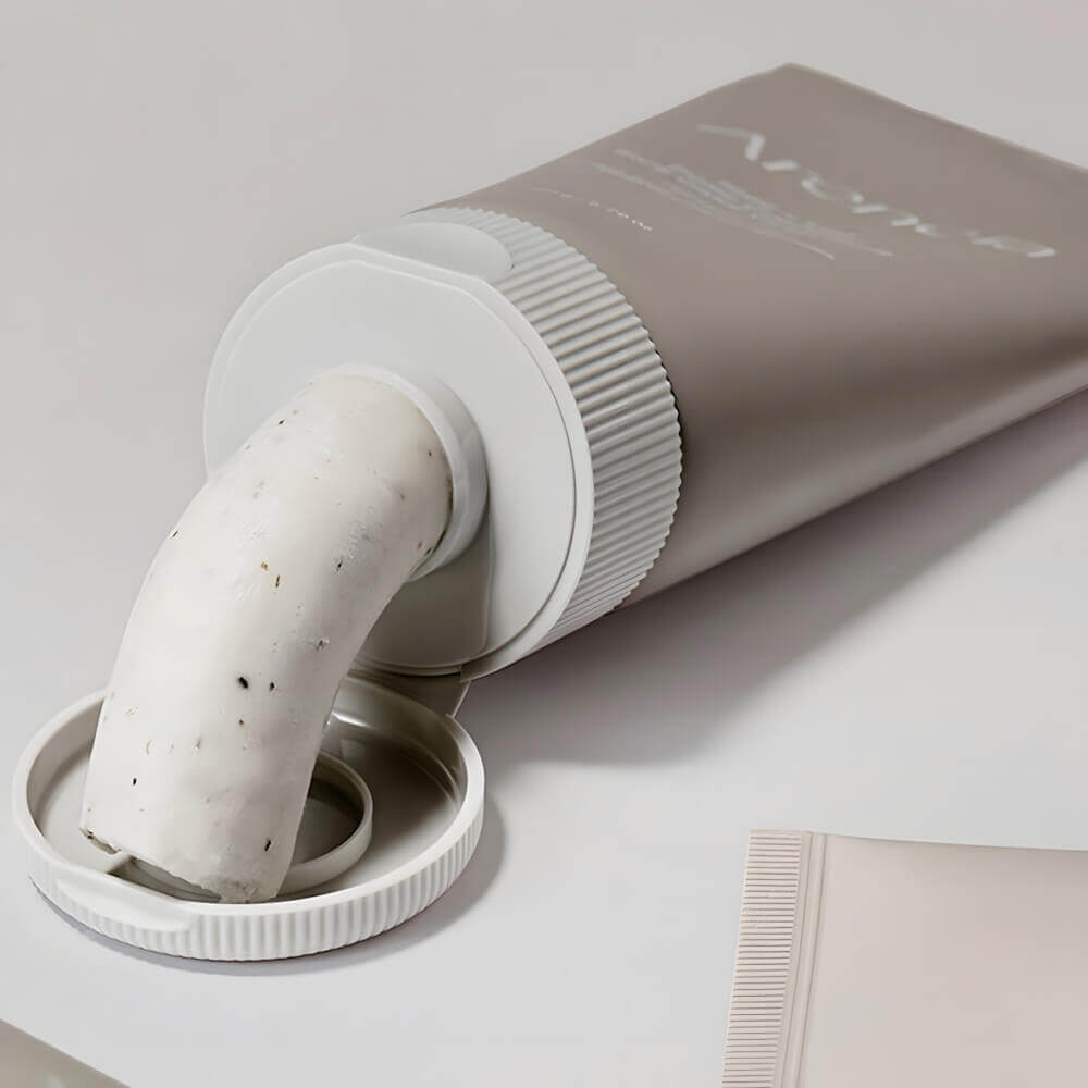 Пенка с кислотами от чёрных точек Arencia Rice + LHA Pore Control Rice Cake Cleanser