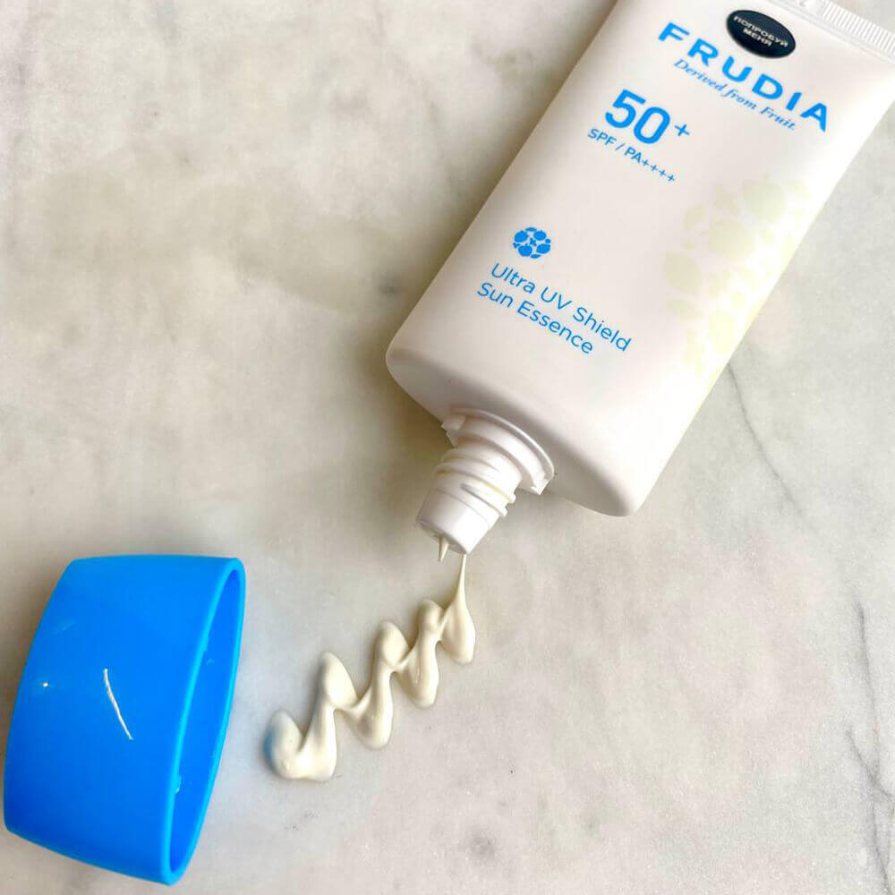 Лёгкая солнцезащитная эссенция Frudia Ultra UV Shield Sun Essence SPF50+ PA++++