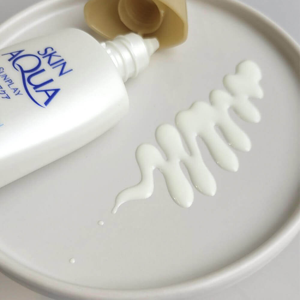 Солнцезащитное молочко для лица и тела Skin Aqua Sunplay UV Super Moisture Gel SPF50+ PA++++