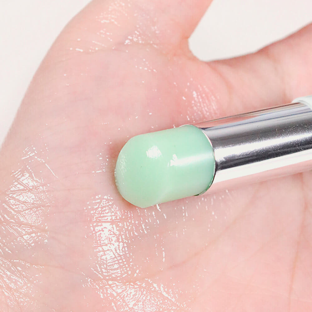 Успокаивающий липосомальный бальзам для губ с центеллой YNM Fresh Green Lip Balm