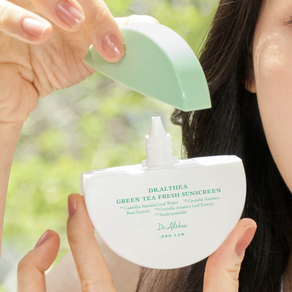 Успокаивающий солнцезащитный крем Dr. Althea Green Tea Fresh Sunscreen SPF50+ PA++++
