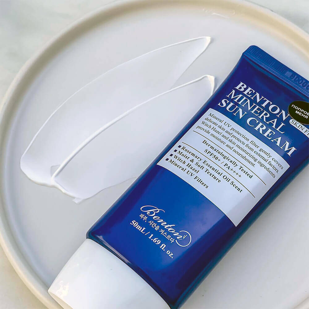 Cолнцезащитный крем для проблемной кожи Benton Skin Fit Mineral Sun Cream SPF50+ PA++++