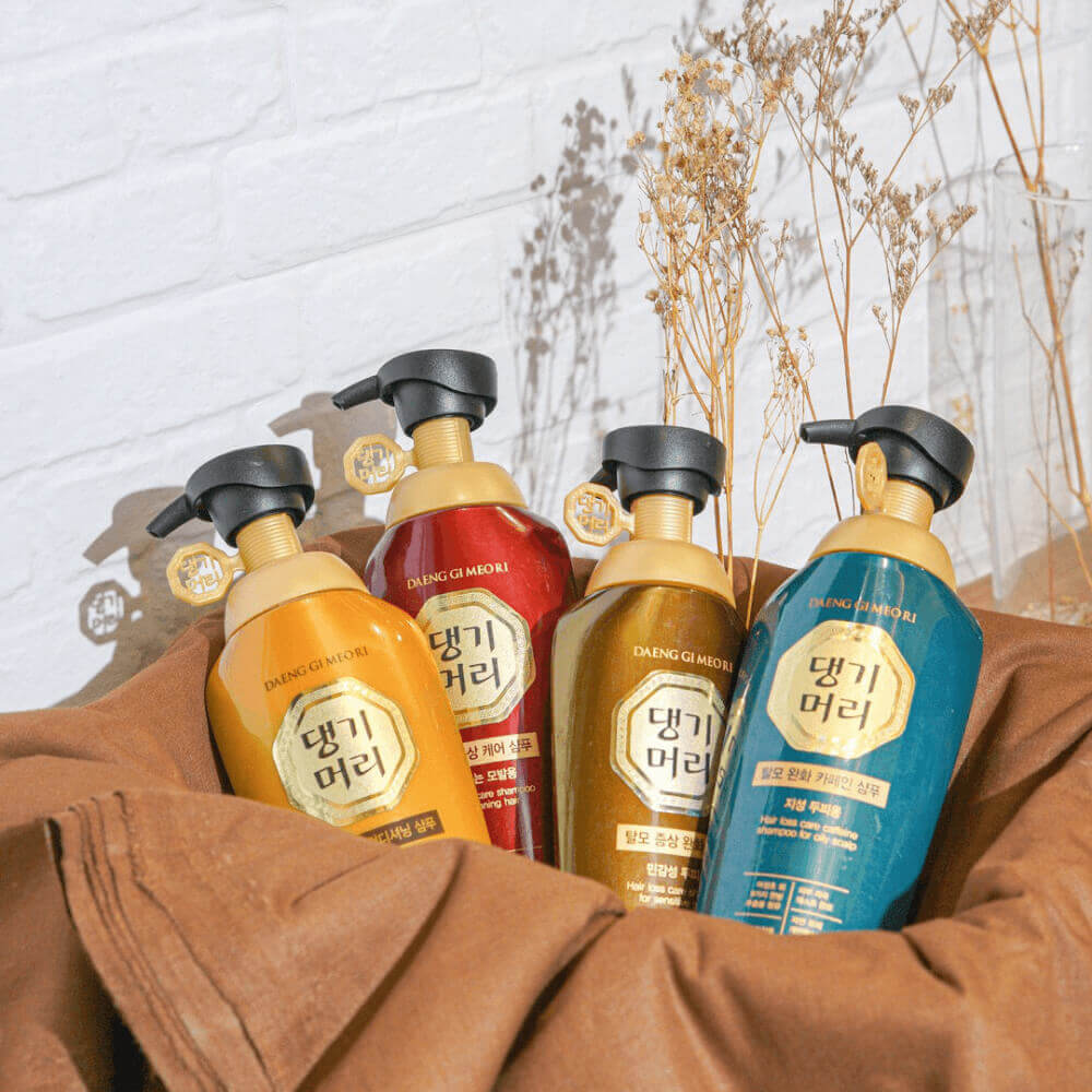 Шампунь от выпадения для жирной кожи Daeng Gi Meo Ri Hair Loss Care Shampoo For Oily Scalp