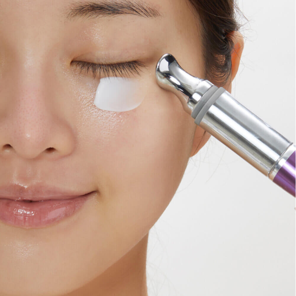 Массажный лифтинг-крем для век с микроиглами VT Cosmetics Reedle Shot Lifting Eye Cream