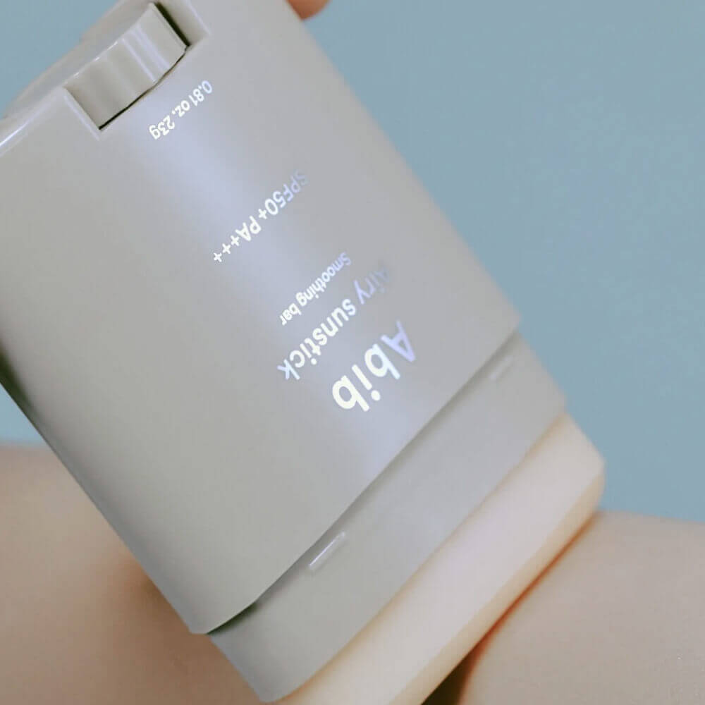 Водостойкий солнцезащитный стик с полуматовым финишем Abib Airy Sunstick Smoothing Bar SPF50+ PA++++