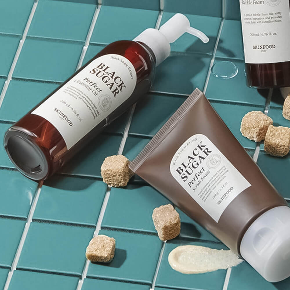 Пенка-скраб с чёрным сахаром Skinfood Black Sugar Perfect Scrub Foam