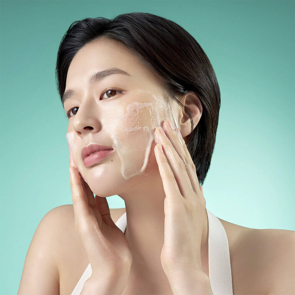 Слабокислотный гель для очищения кожи Purito Seoul Mighty Bamboo Panthenol Cleanser