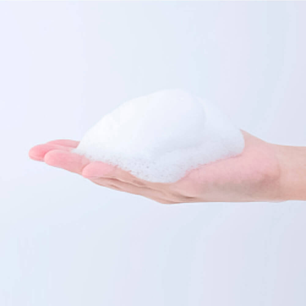 Успокаивающая пенка для умывания с пробиотиками SU:M37 Skin Saver Essential Cleansing Foam