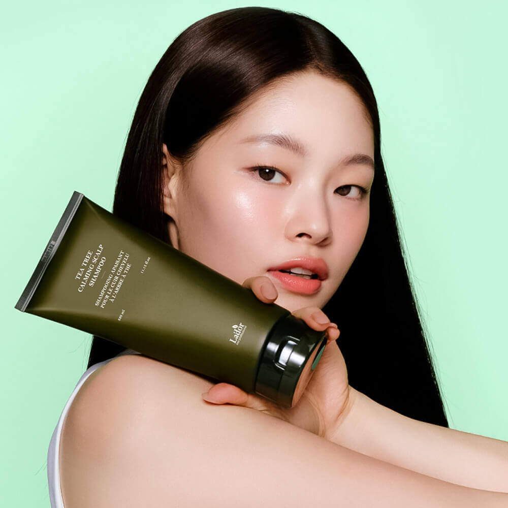 Успокаивающий шампунь с чайным деревом Lador Tea Tree Calming Scalp Shampoo