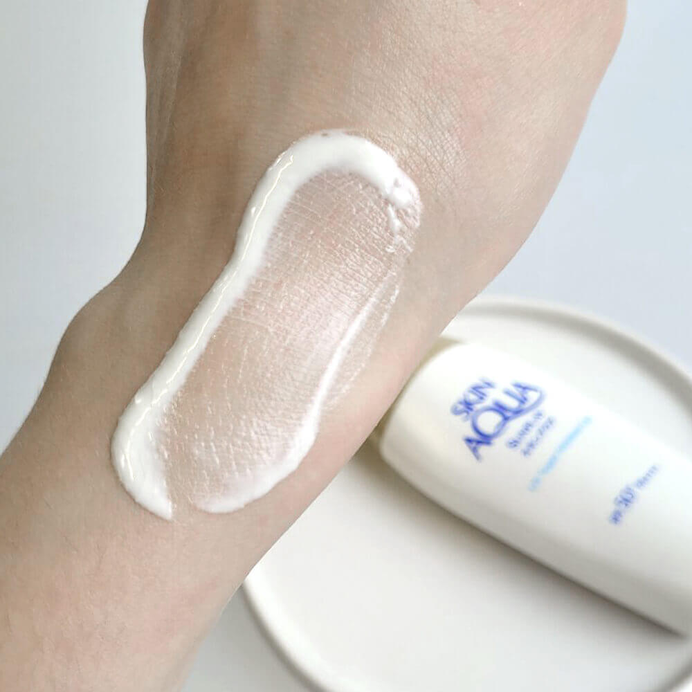 Солнцезащитное молочко для лица и тела Skin Aqua Sunplay UV Super Moisture Gel SPF50+ PA++++