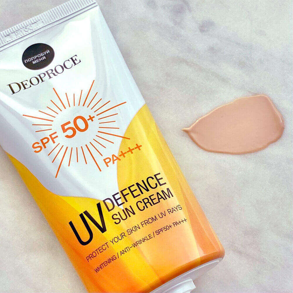 Солнцезащитный крем с муцином улитки Deoproce UV Defence Sun Protector SPF50+ PA+++