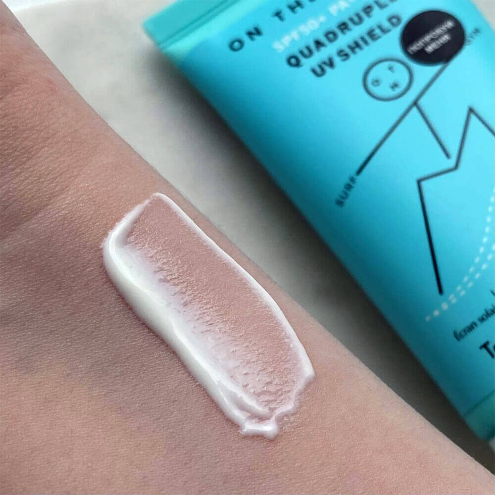 Стойкий солнцезащитный крем Too Cool For School On The Move Quadruple UV Shield SPF50+ PA++++