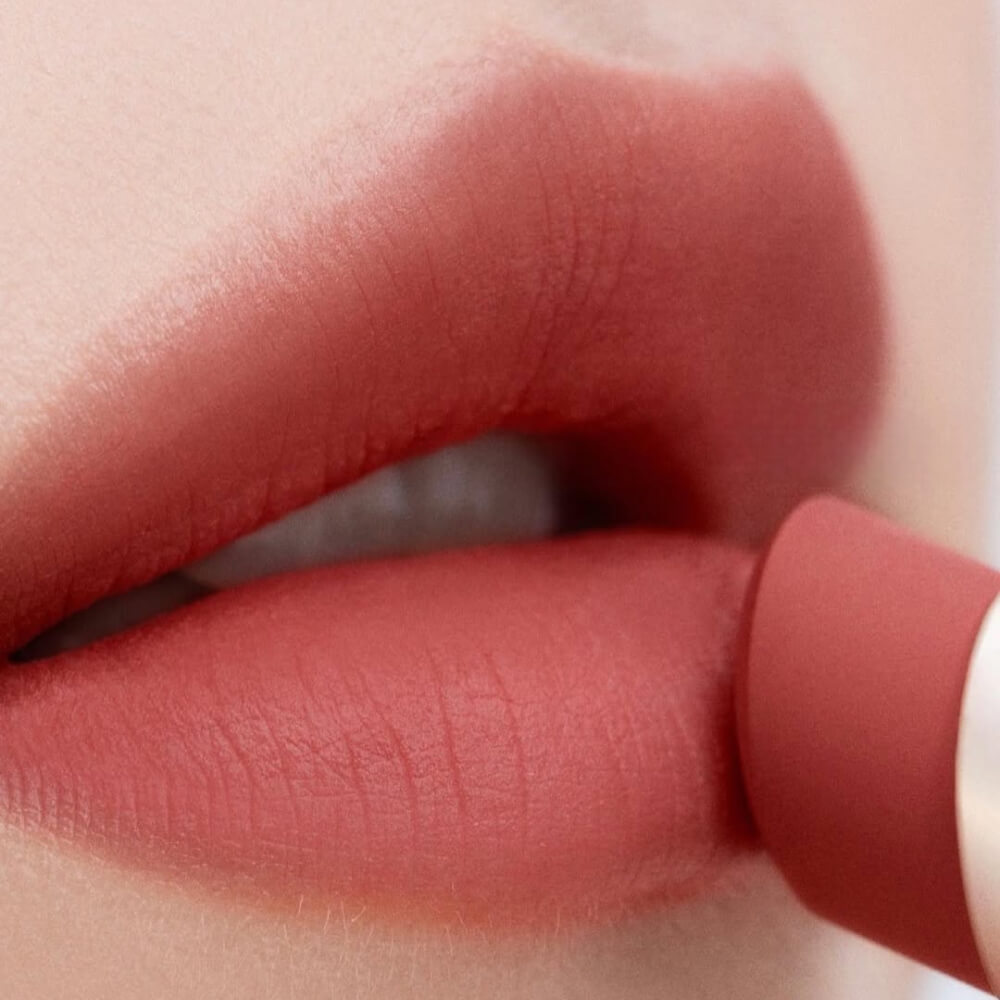 

Матовая губная помада CLIO Chiffon Mood Lip 04 Ever Coral