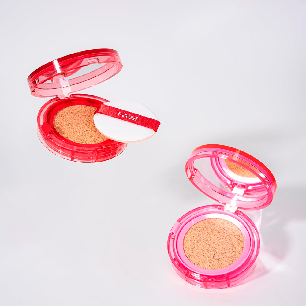 Кушон для лица с сияющим финишем IZEZE Love Me Cushion SPF50+ PA++++