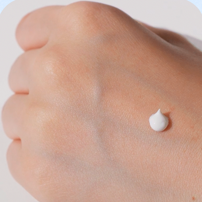 Увлажняющий минеральный солнцезащитный крем IsNtree Hyaluronic Acid Natural Sun Cream SPF50+ PA++++