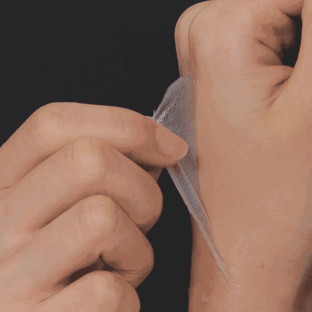 Пептидная маска-плёнка для сияния кожи MEDIPEEL Volume Bio Tox Glow Wrapping Mask Pro