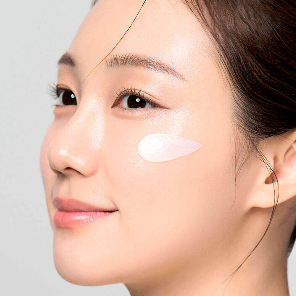 Солнцезащитный крем Dr.Melaxin Hydro Ceramic Glow Light Essence