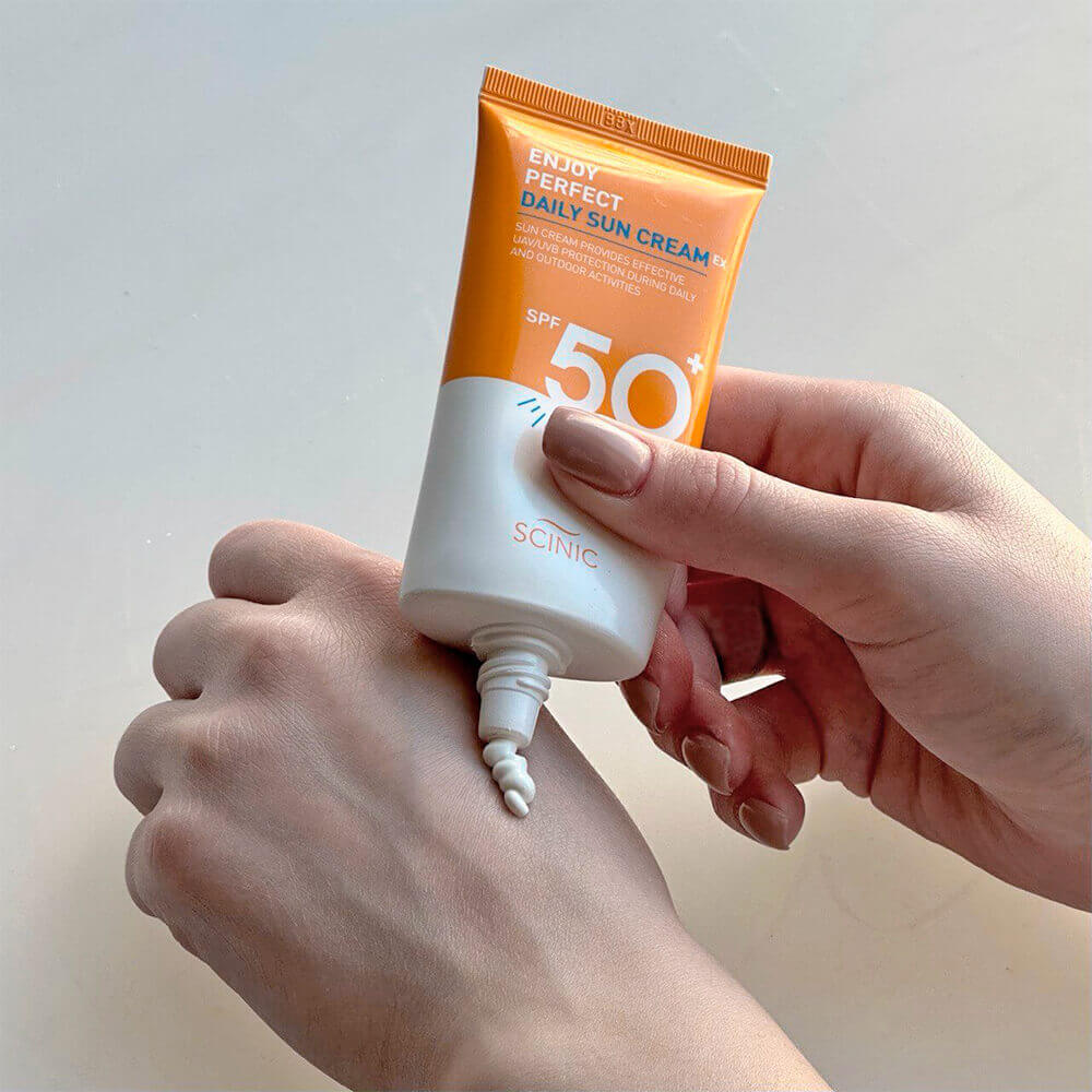 Солнцезащитный крем для лица и тела Scinic Enjoy Perfect Daily Sun Cream SPF 50/PA+++