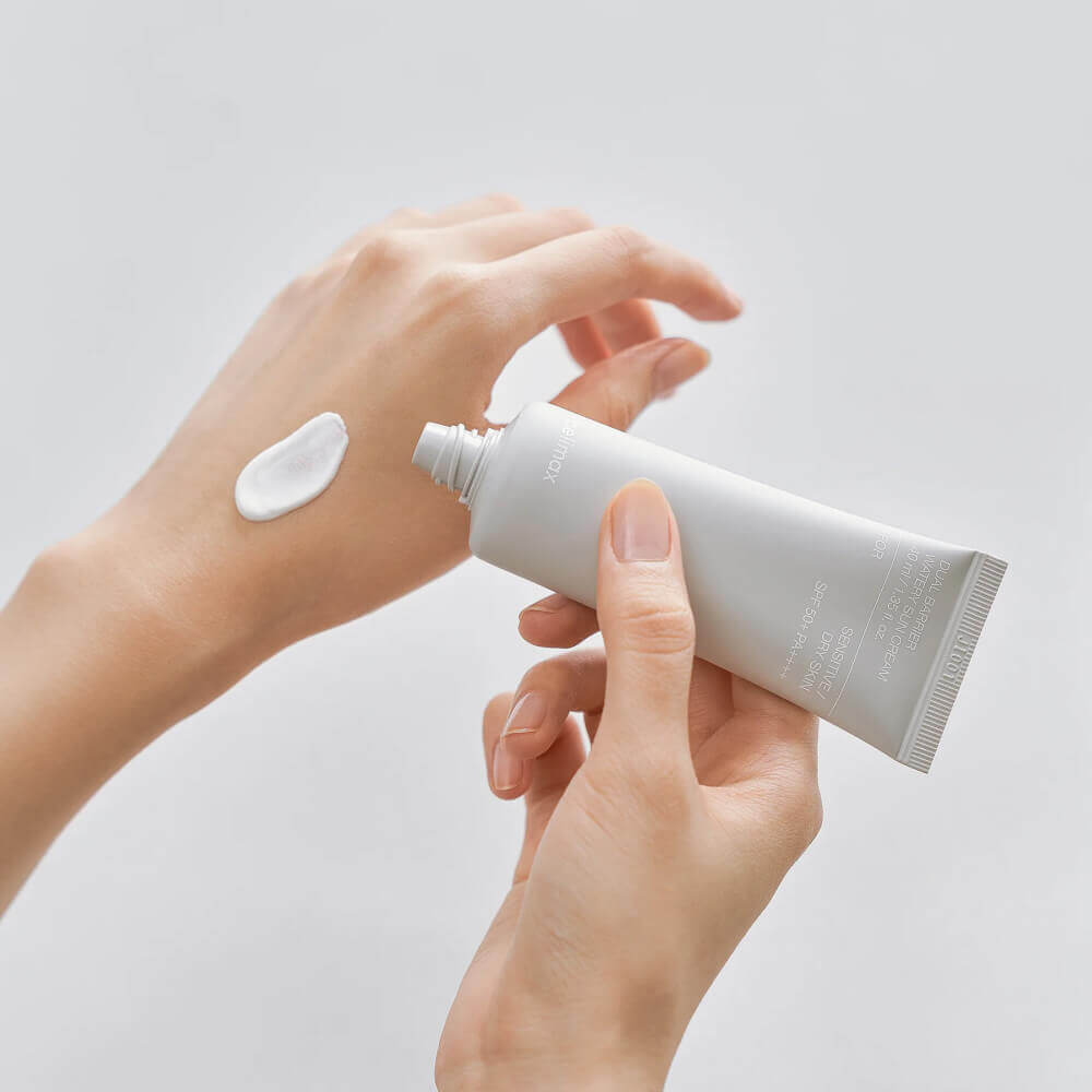 Солнцезащитный крем с комплексом церамидов Celimax Dual Barrier Watery Sun Cream SPF50+PA++++