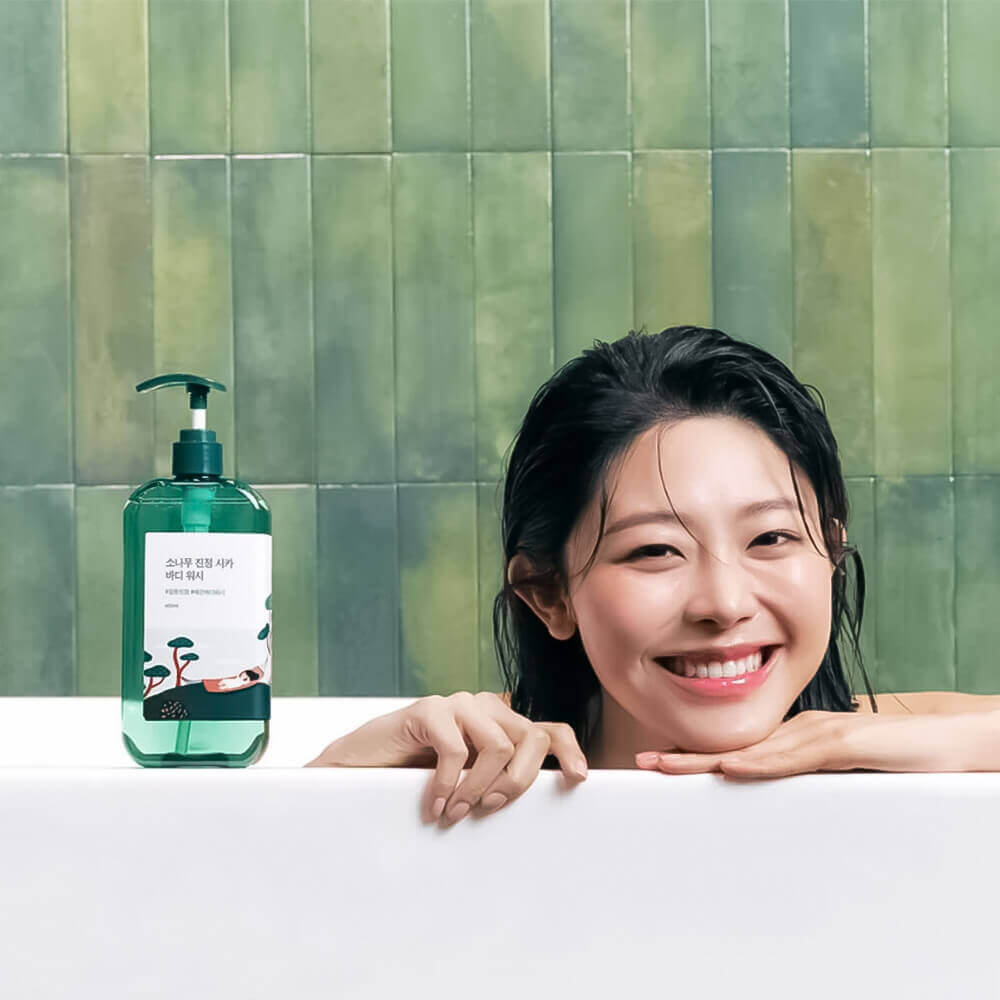 Успокаивающий гель для душа с экстрактами сосны и центеллы Round Lab Pine Calming Cica Body Wash