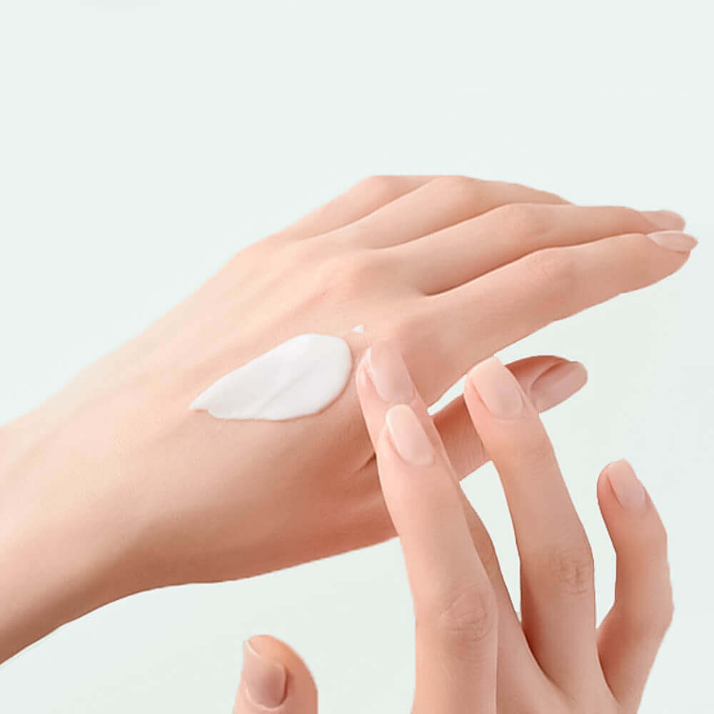 Успокаивающий солнцезащитный крем с хауттюйнией Anua Heartleaf Silky Moisture Sun Cream SPF50+PA++++