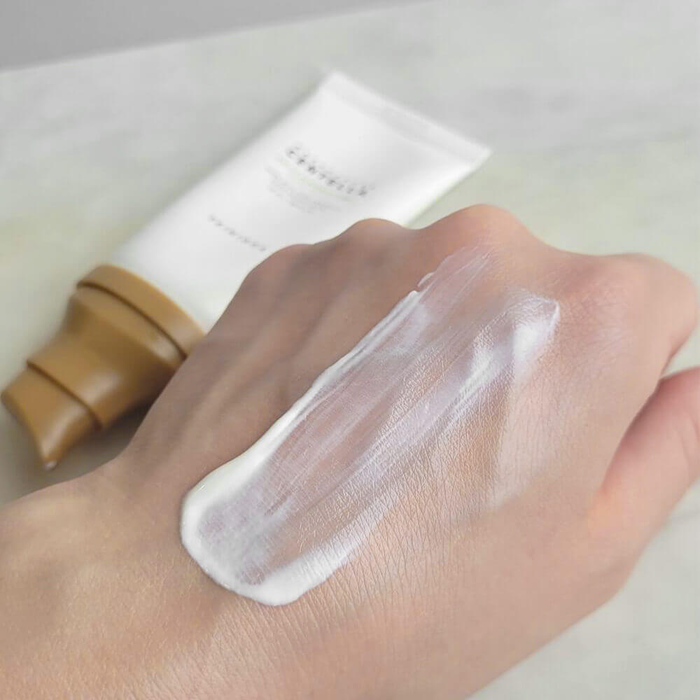 Солнцезащитный крем с центеллой SKIN1004 Madagascar Centella Air-Fit Suncream Light SPF30 PA++++