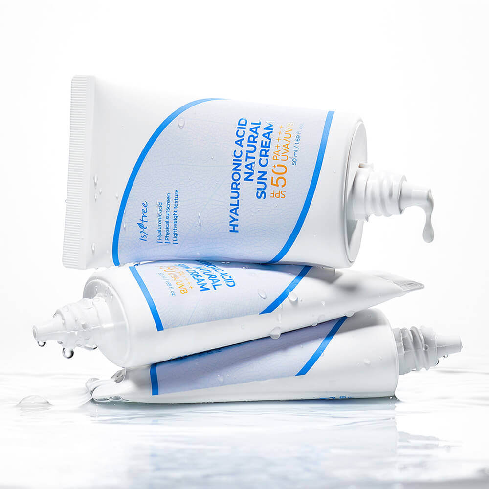 Увлажняющий минеральный солнцезащитный крем IsNtree Hyaluronic Acid Natural Sun Cream SPF50+ PA++++