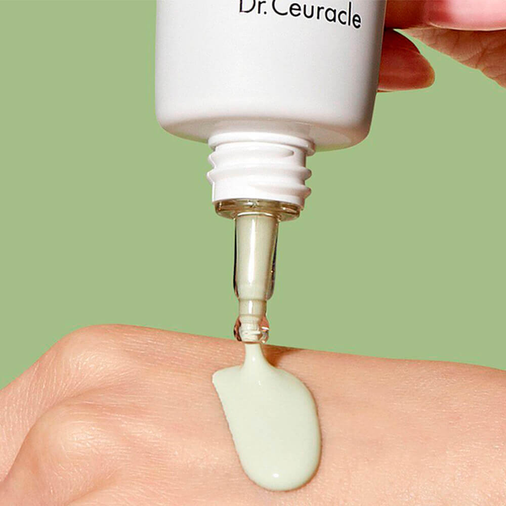 Солнцезащитный крем для проблемной кожи Dr.Ceuracle Tea Tree Purifine Green Up Sun SPF50+ PA++++