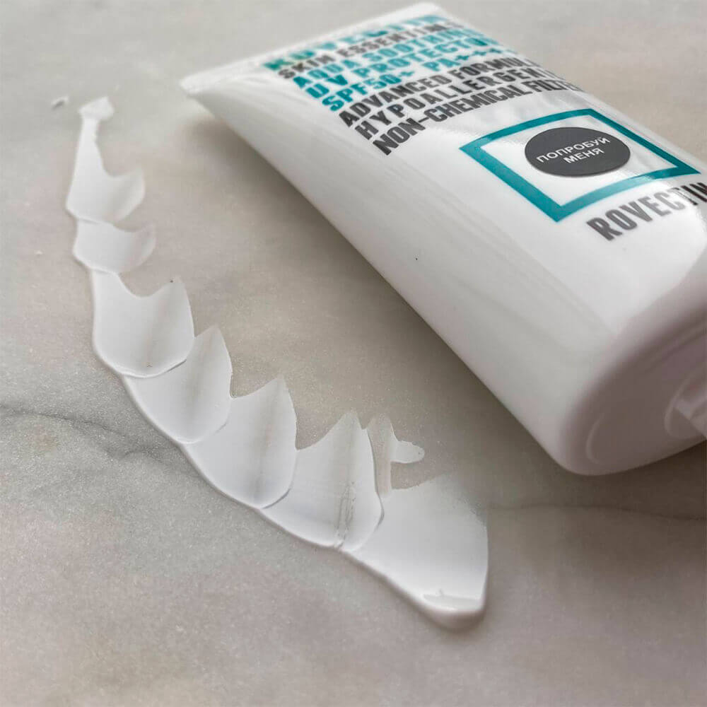 Успокаивающий солнцезащитный крем Rovectin Skin Essentials Aqua Soothing UV Protector SPF50+ PA++++