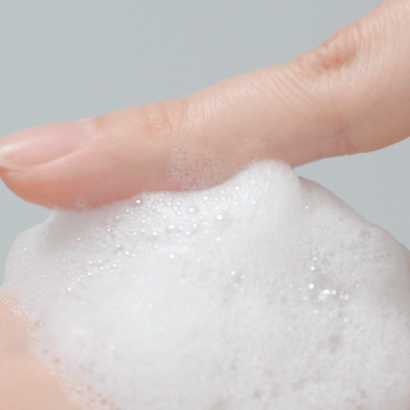 Слабокислотная увлажняющая пенка для умывания IsNtree Hyaluronic Acid Low-pH Cleansing Foam