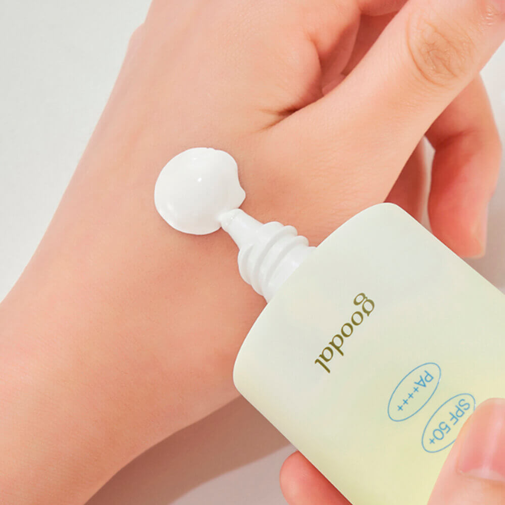 Солнцезащитный крем для выравнивания тона Goodal Green Tangerine Vita C Tone Up Cream SPF50+ PA++++