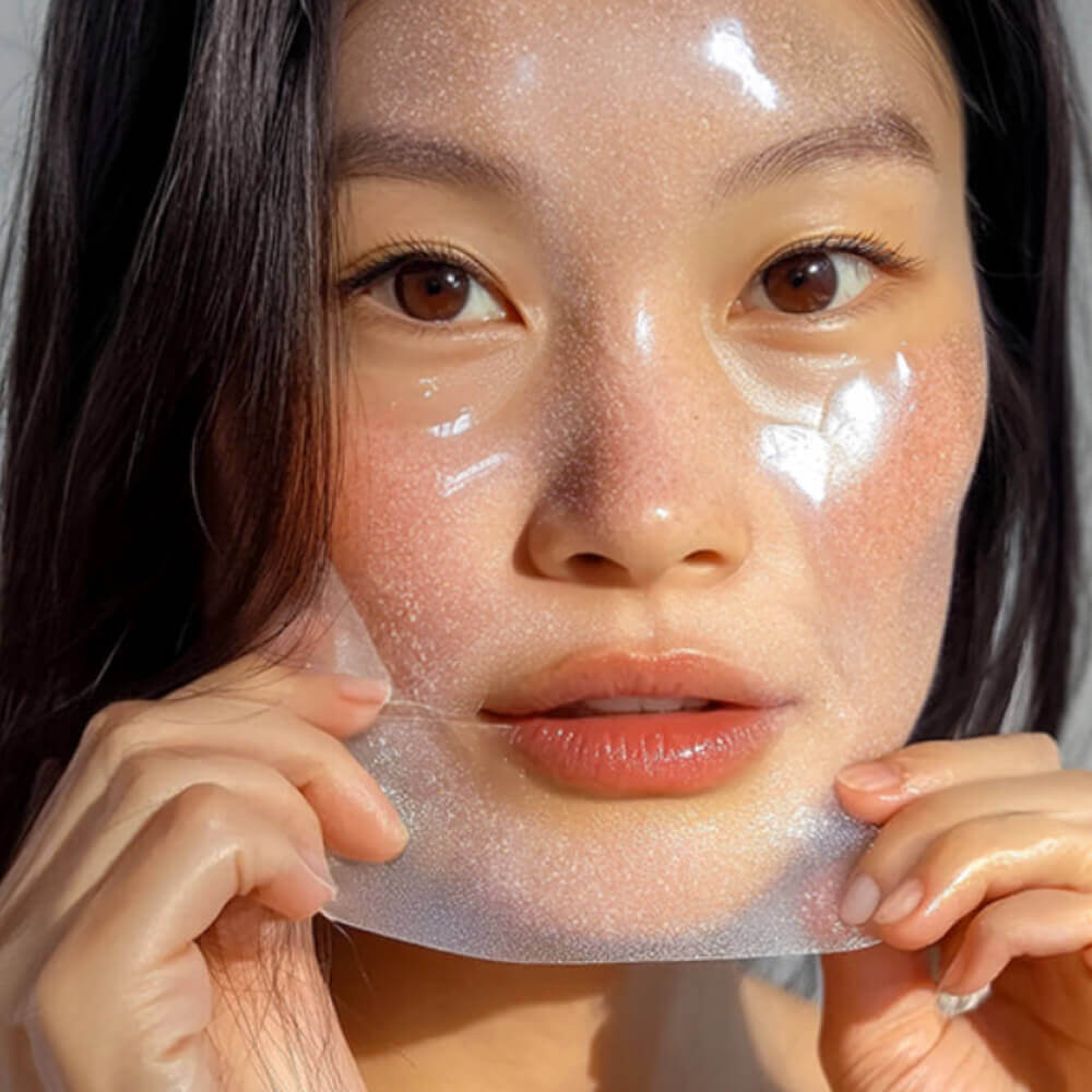 Пептидная маска-плёнка для сияния кожи MEDIPEEL Volume Bio Tox Glow Wrapping Mask Pro