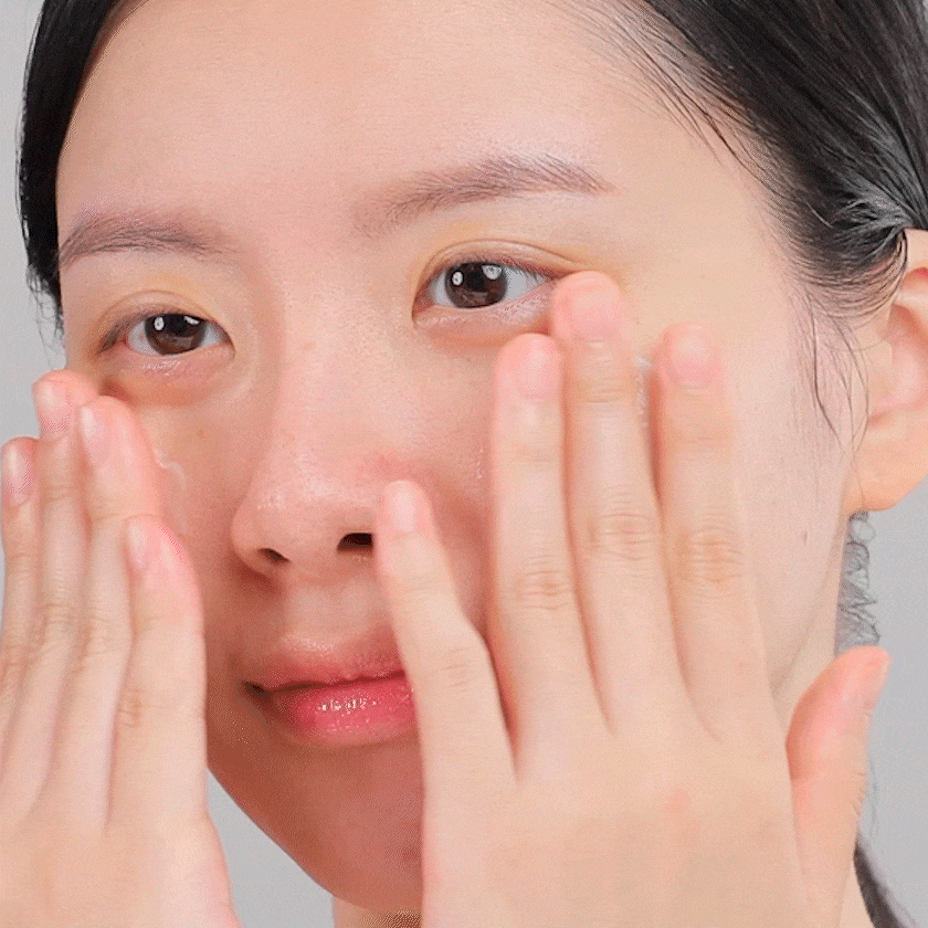 Охлаждающая кислородная эссенция для ровного тона MEDIPEEL Peptide 9 Volume White Cica Essence PRO