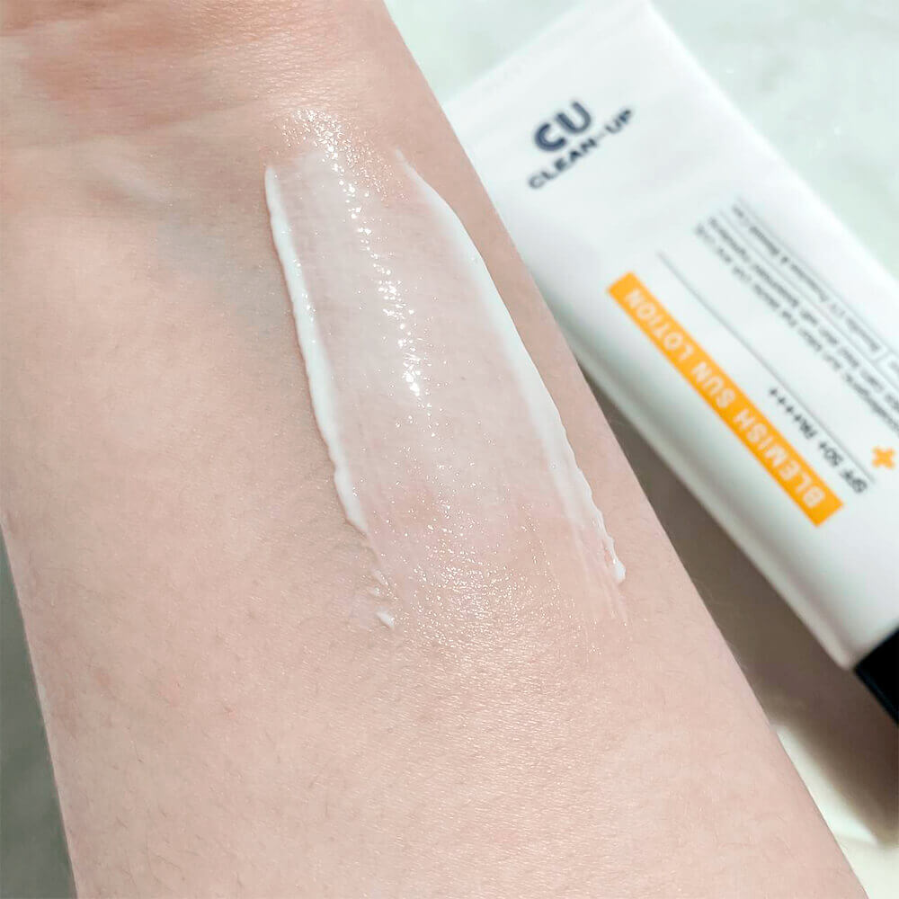 Лёгкий гипоаллергенный солнцезащитный лосьон CUSKIN Clean Up Blemish Sun Lotion SPF50+ PA++++