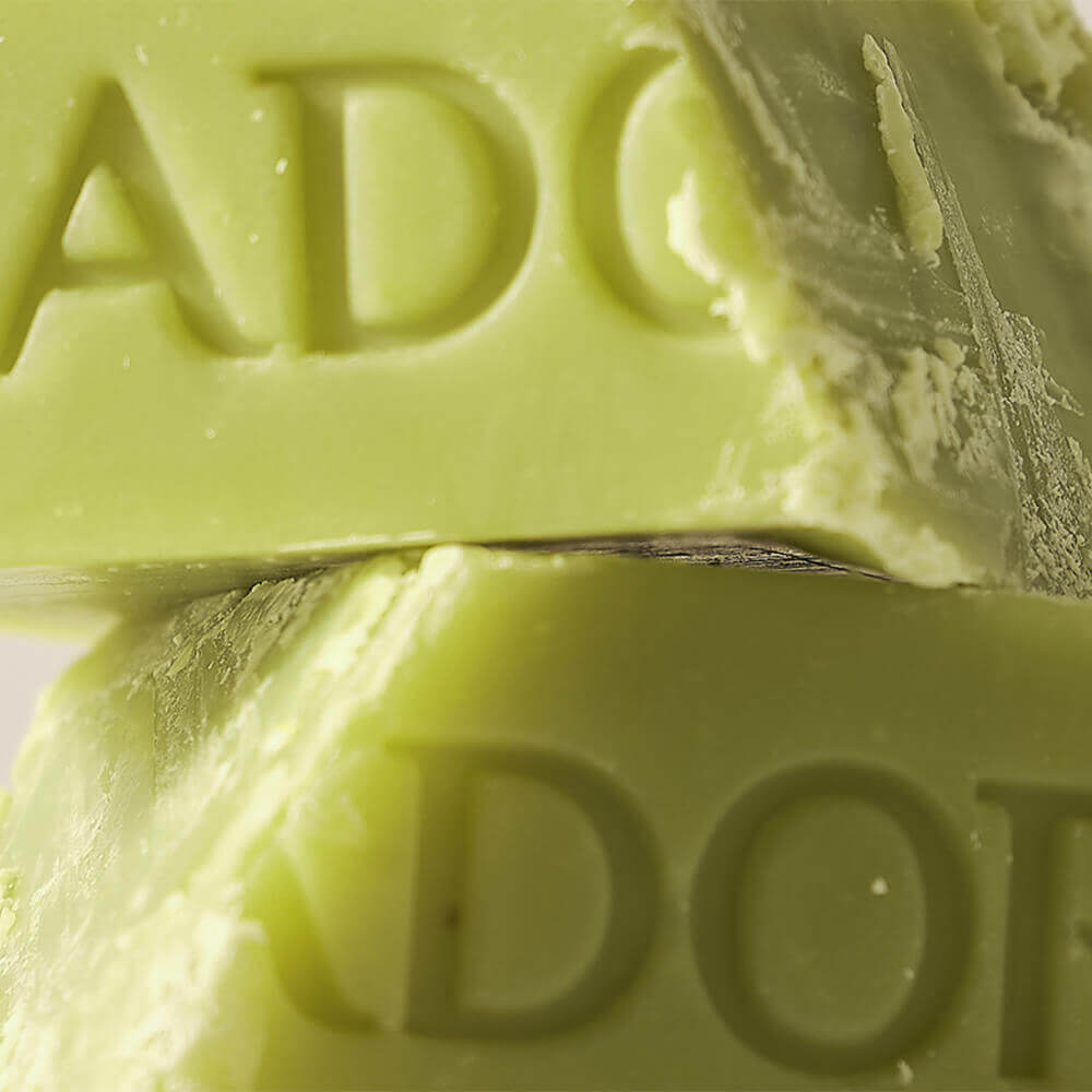 Твёрдый бессиликоновый шампунь с васаби Lador Wasabi Shampoo Bar
