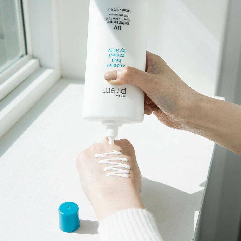 Солнцезащитное молочко для лица и тела Make P:rem UV Defense Me Blue Ray Sun Fluid SPF 50+PA++++