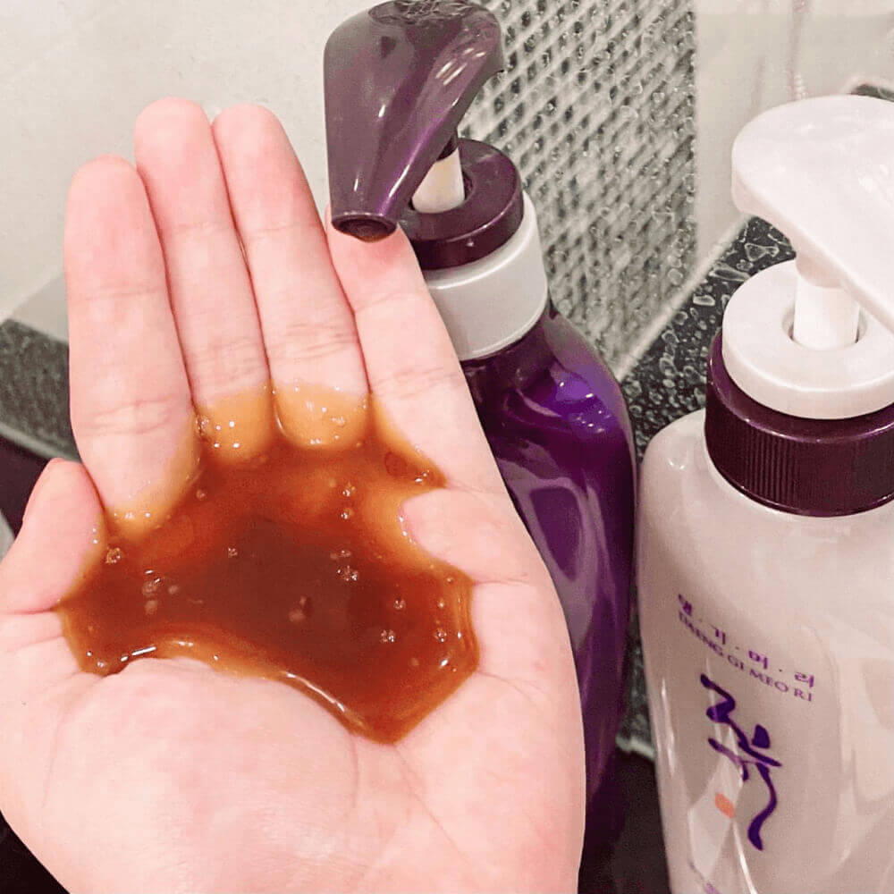 Восстанавливающий шампунь для ослабленных волос Daeng Gi Meo Ri Vitalizing Shampoo