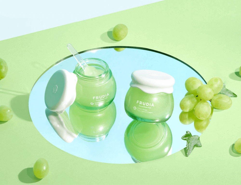 Себорегулирующий крем для сужения пор Frudia Green Grape Pore Control Cream