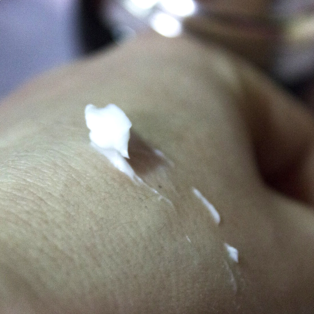 Крем для глаз с фито-стволовыми клетками FarmStay Grape Stem Cell Wrinkle Repair Eye Cream